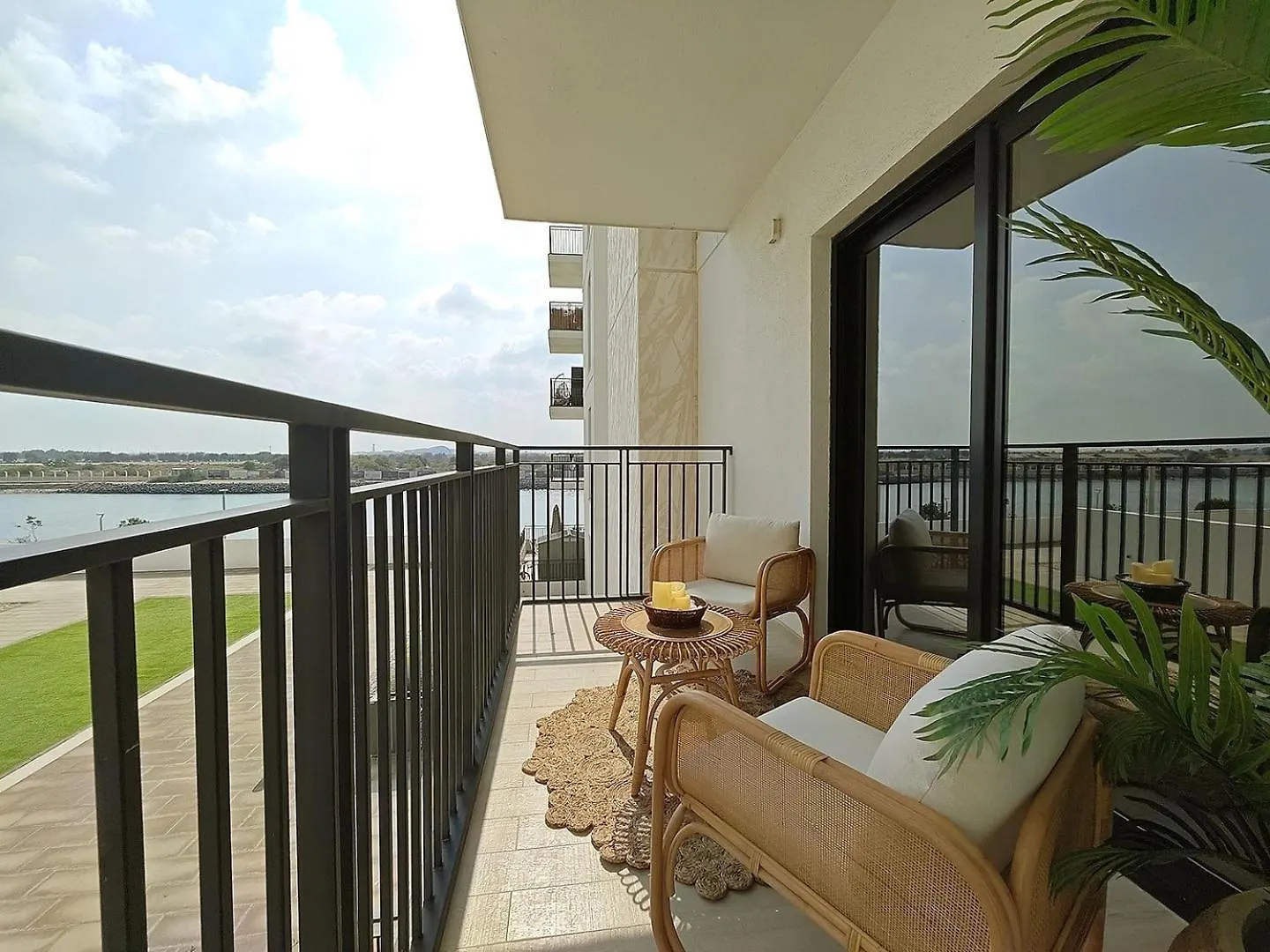Two Bedroom Apartment By Otolo Homes With Free Yas Theme Park Tickets ОАЭ