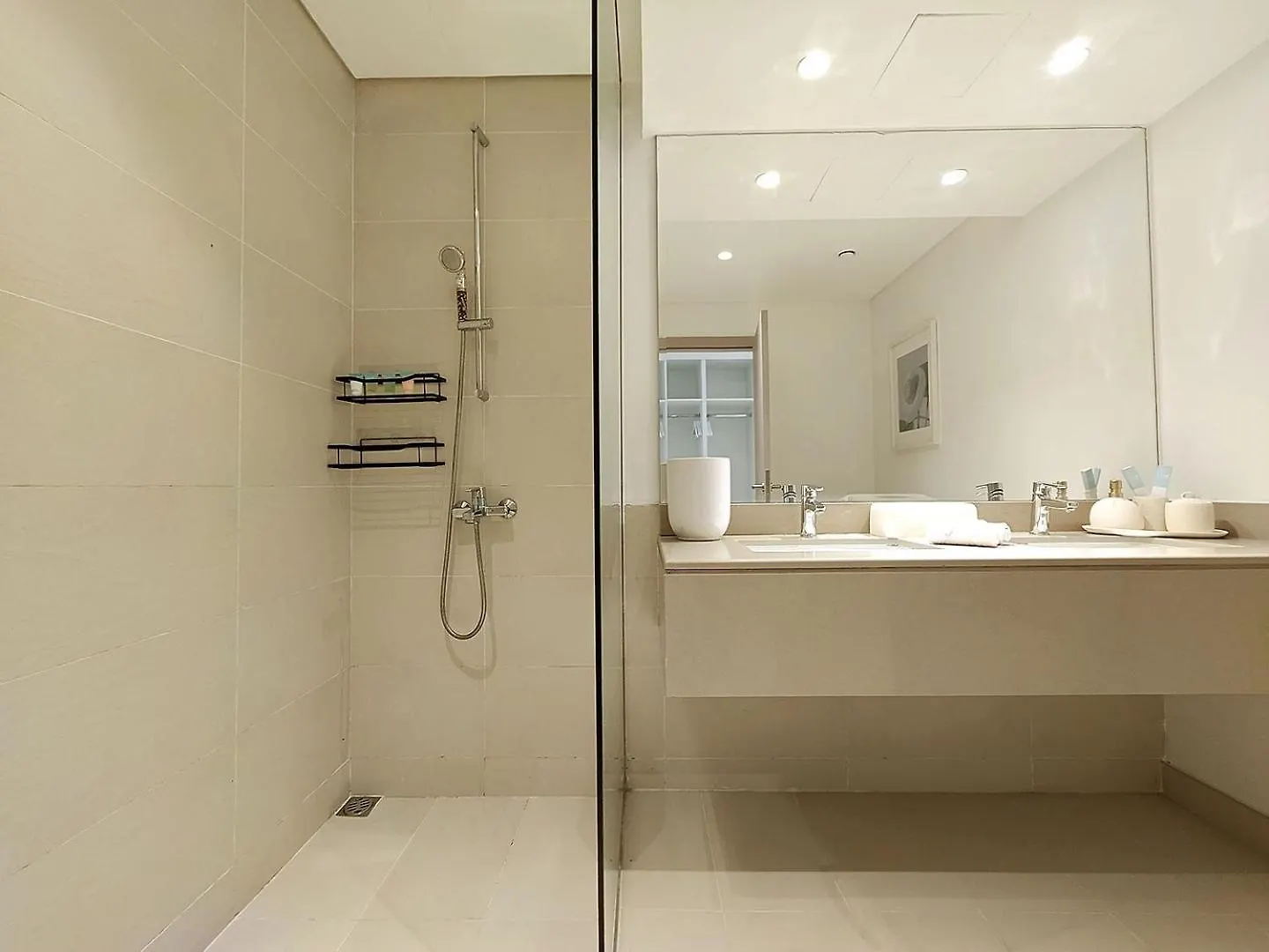 Two Bedroom Apartment By Otolo Homes With Free Yas Theme Park Tickets Abú Dhabí